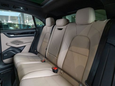 Used 2025 Porsche Macan Electric image 36