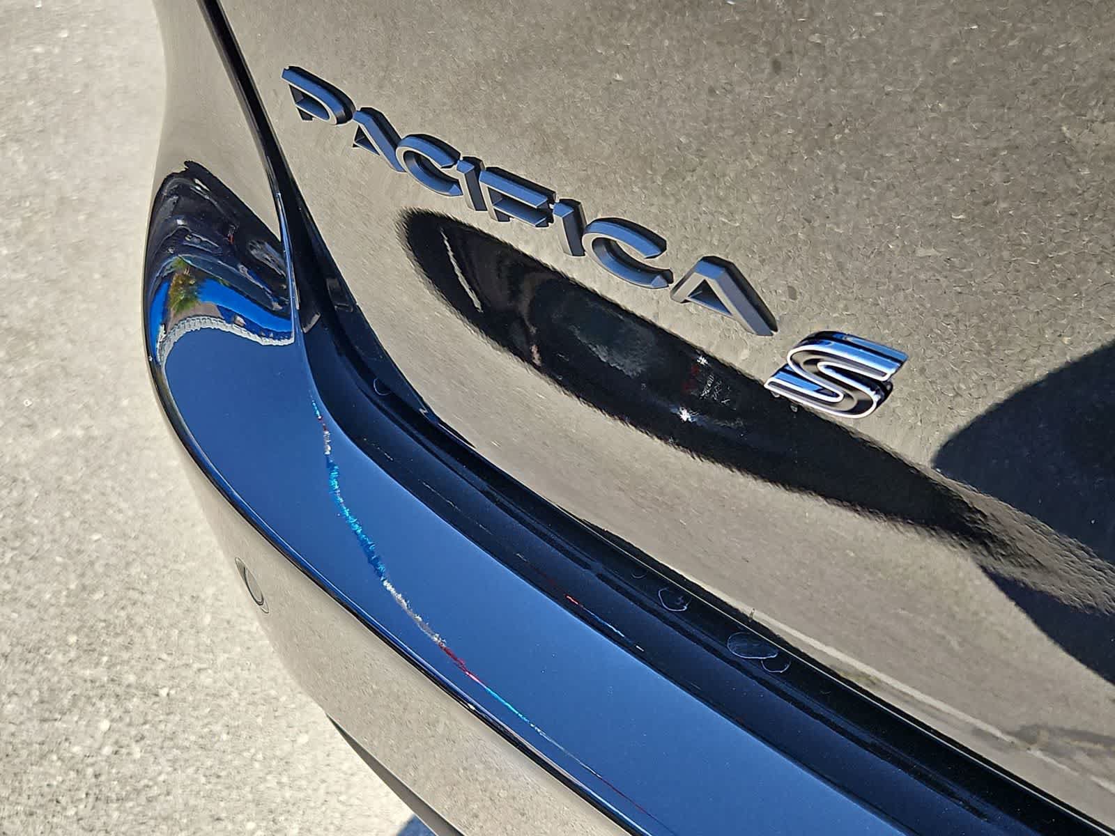 New 2026 Chrysler Pacifica Limited w/ S Appearance Package AWD/4WD image 12