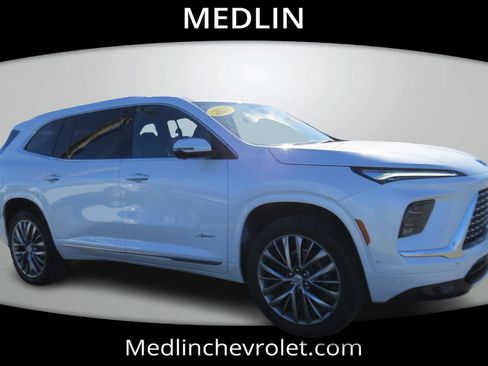 Used 2025 Buick Enclave Avenir w/ Super Cruise Package image 1
