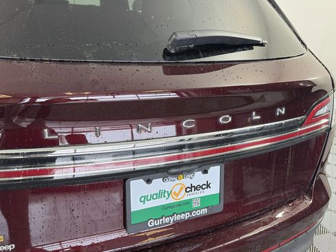 Used 2023 Lincoln Nautilus Reserve w/ Equipment Group 202A image 17