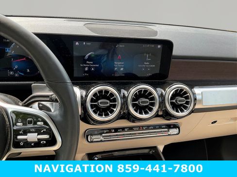 Used 2022 Mercedes-Benz GLB 250 4MATIC image 10