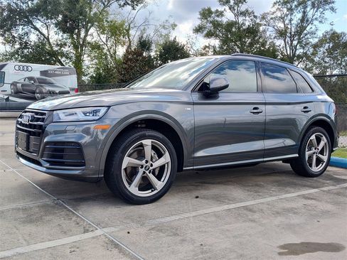 Used 2020 Audi Q5 2.0T Titanium Premium Plus w/ Premium Plus Package image 1