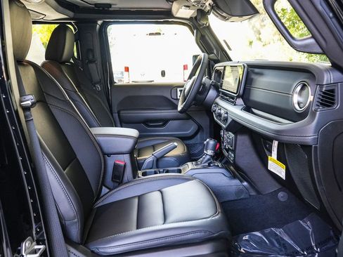 New 2026 Jeep Gladiator Sport image 15