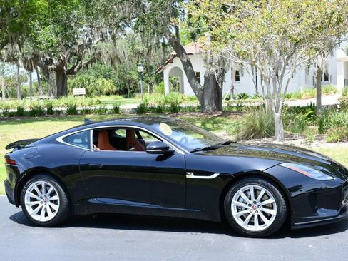 Used 2018 Jaguar F-TYPE Coupe RWD image 8
