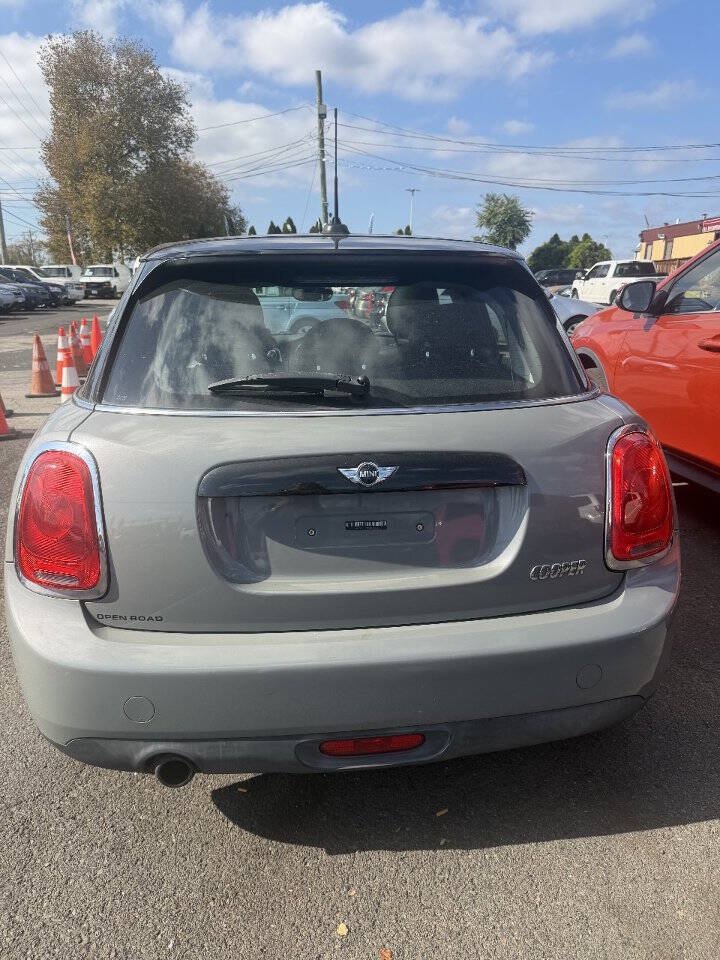 Used 2017 MINI Cooper 4-Door Hardtop FWD image 18