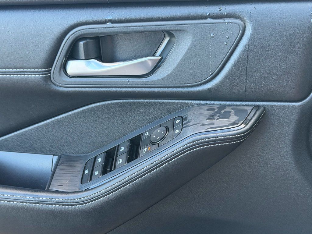 Certified 2024 Nissan Rogue SV w/ SV Premium Package FWD image 25