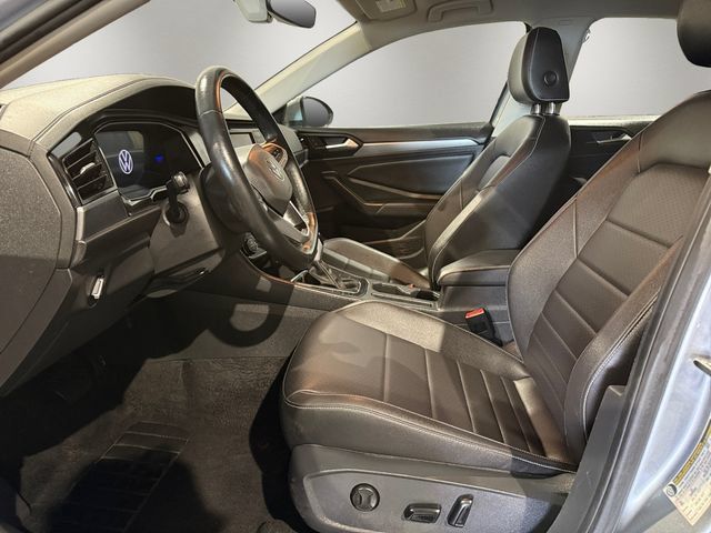 Used 2024 Volkswagen Jetta SE FWD image 9