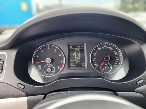 Used 2012 Volkswagen Jetta GLI Autobahn FWD image 18