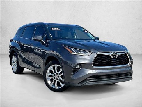 Used 2023 Toyota Highlander Limited AWD/4WD image 10