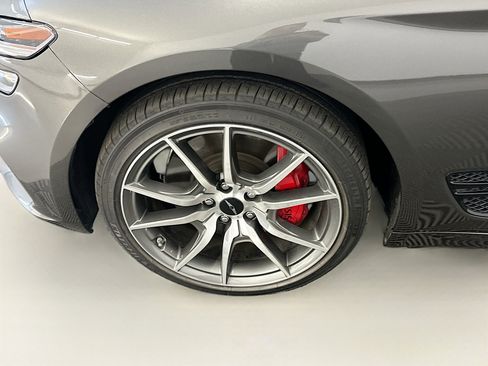 Used 2025 Genesis G70 2.5T image 11