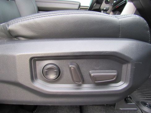 Used 2024 Toyota Tundra Limited image 29