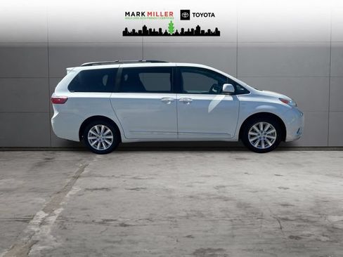 Used 2017 Toyota Sienna XLE w/ XLE Navigation Package AWD/4WD image 7