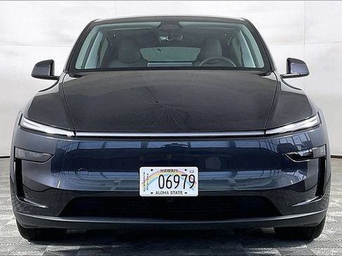 Used 2026 Tesla Model Y Long Range RWD image 2