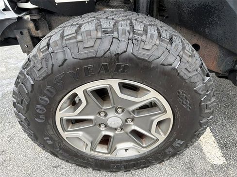 Used 2014 Jeep Wrangler Rubicon w/ Power Convenience Group image 11