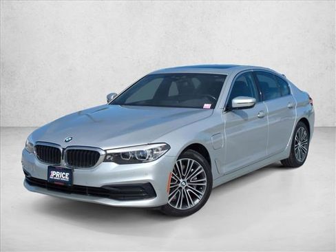 Used 2020 BMW 530e w/ Premium Package image 1