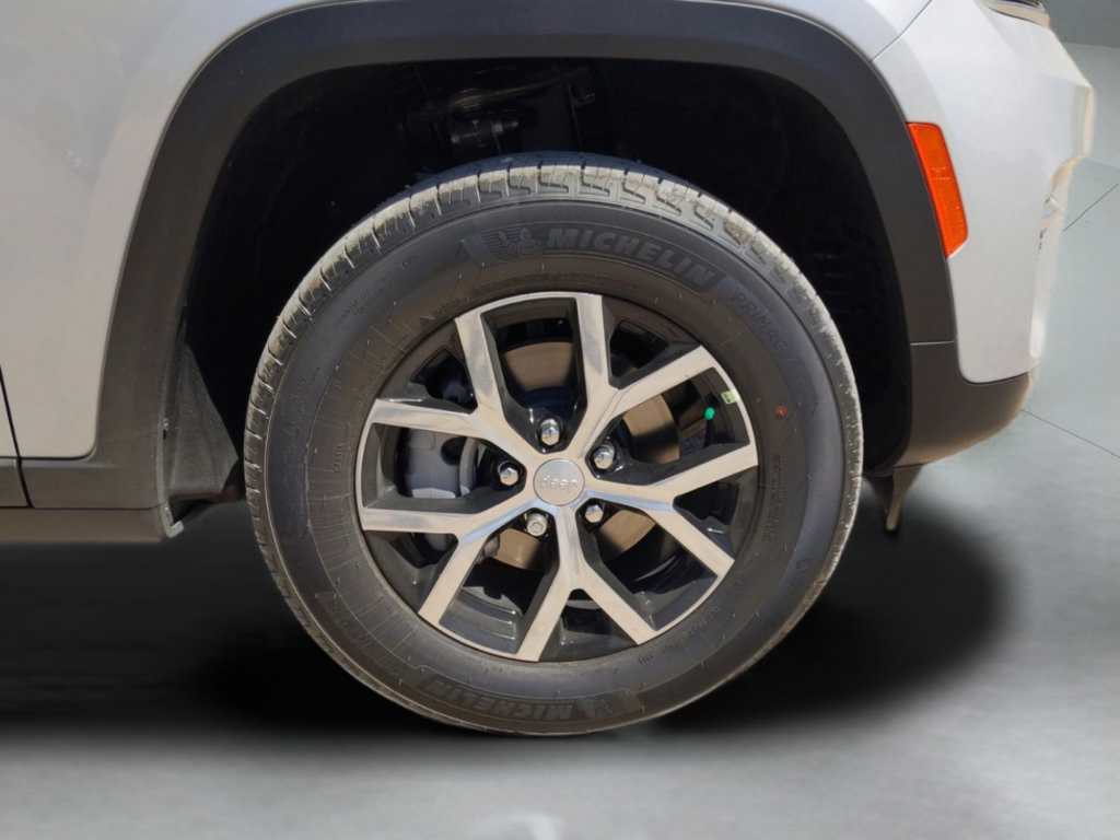 New 2025 Jeep Grand Cherokee Limited RWD image 45