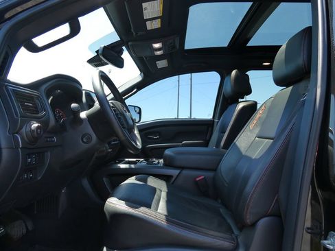 Used 2021 Nissan Titan PRO-4X w/ Pro-4x Convenience Package AWD/4WD image 24