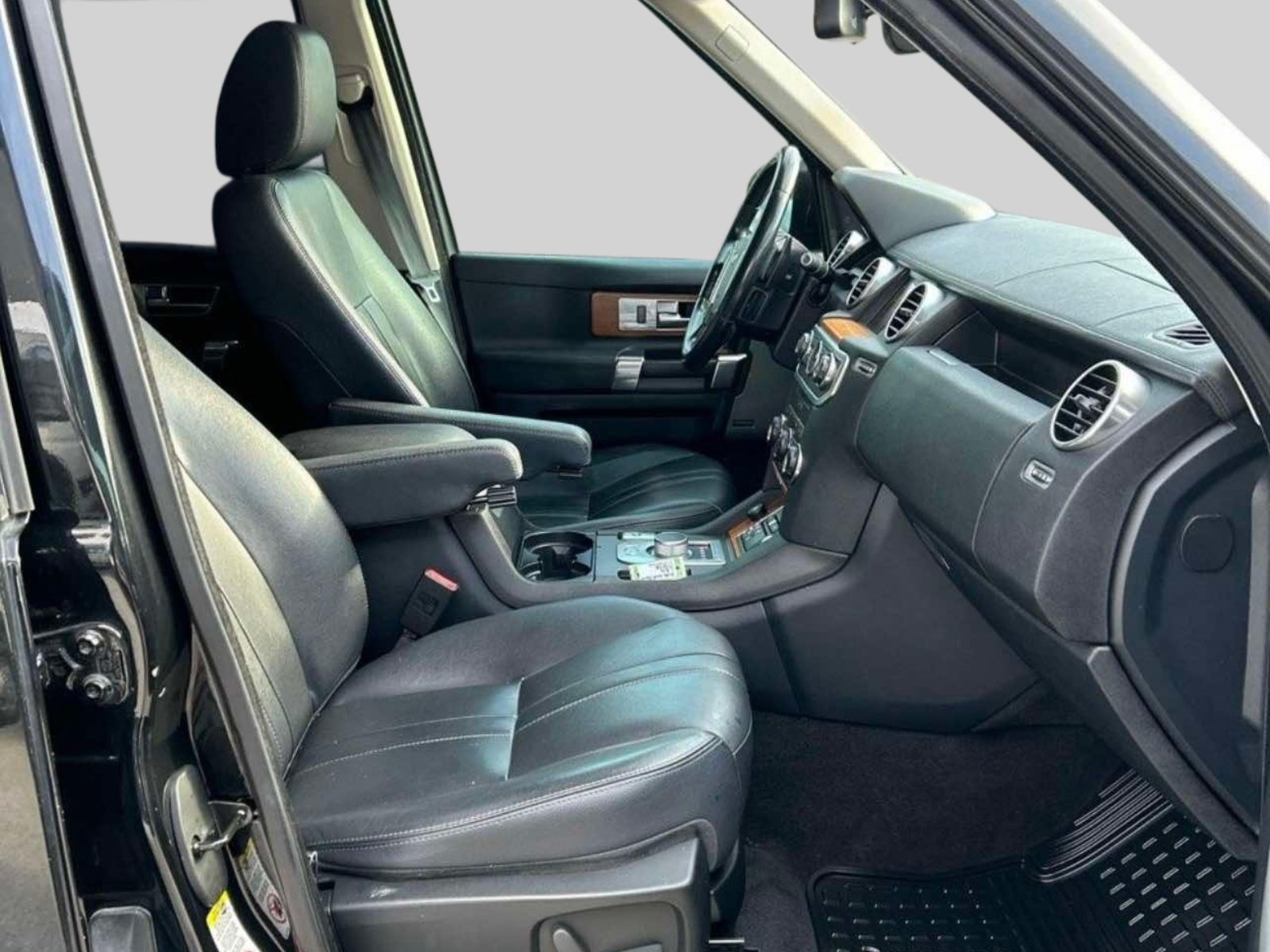 Used 2016 Land Rover LR4 HSE AWD/4WD image 3