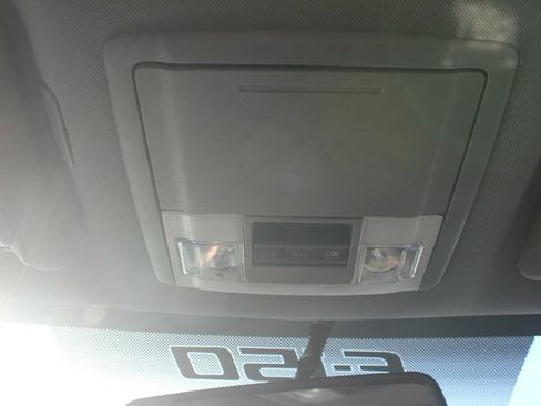 Used 2011 Ford F150 Lariat w/ Lariat Chrome Pkg image 22