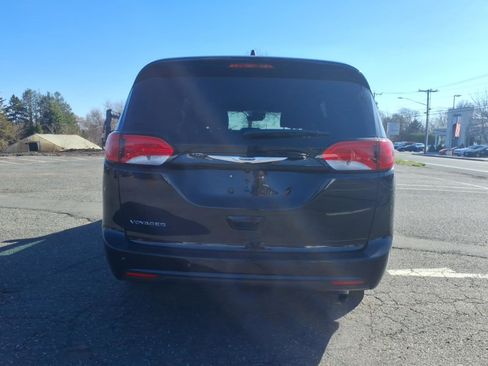 New 2026 Chrysler Voyager LX image 4