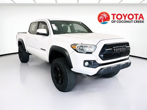 Used 2018 Toyota Tacoma TRD Off-Road AWD/4WD image 1