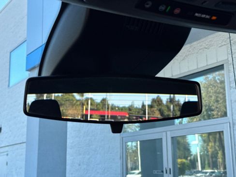 Used 2022 Chevrolet Silverado 1500 Custom image 25