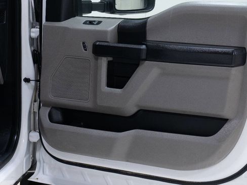 Used 2018 Ford F550 4x4 Regular Cab Super Duty image 23