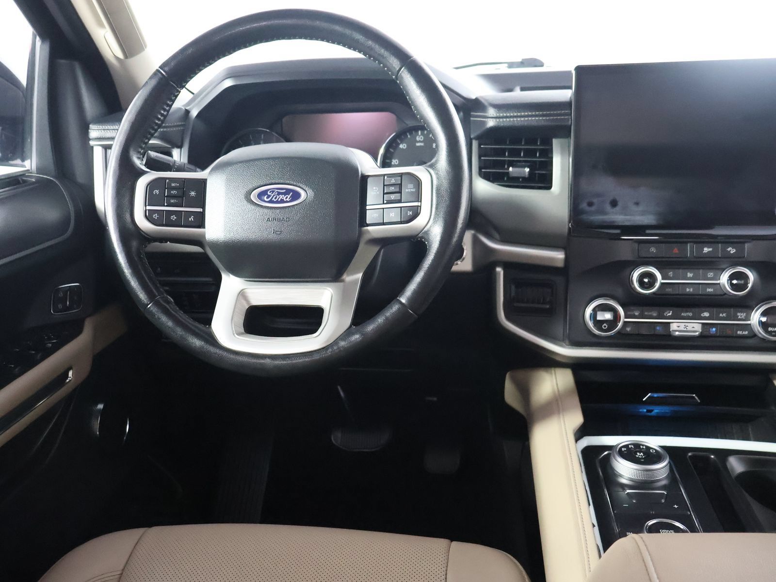 Used 2024 Ford Expedition XLT AWD/4WD image 29
