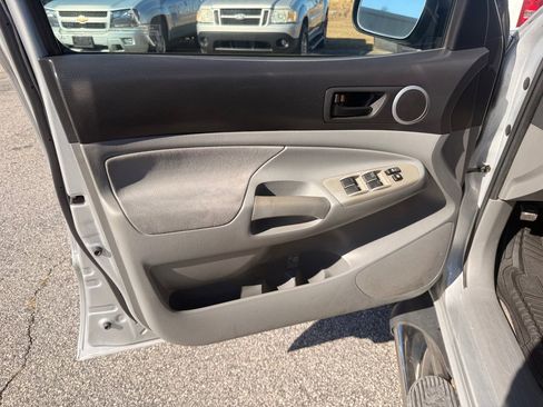 Used 2007 Toyota Tacoma PreRunner image 11