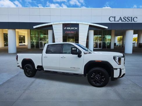 Used 2025 GMC Sierra 2500 AT4 AWD/4WD image 9