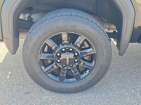 Used 2024 GMC Sierra 2500 AT4 w/ AT4 Premium Plus Package AWD/4WD image 6