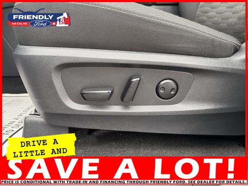 Used 2024 Nissan Pathfinder SV image 18