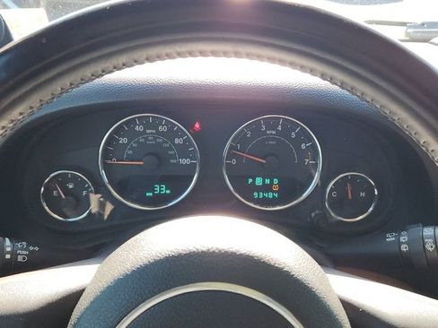 Used 2013 Jeep Wrangler Unlimited Sahara image 26