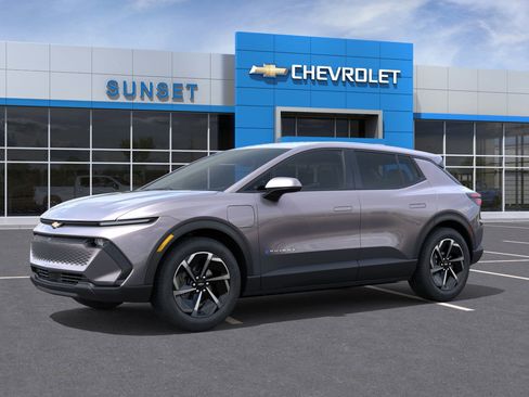 New 2026 Chevrolet Equinox EV LT image 2