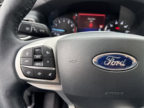 Used 2022 Ford Explorer XLT w/ Equipment Group 202A image 27