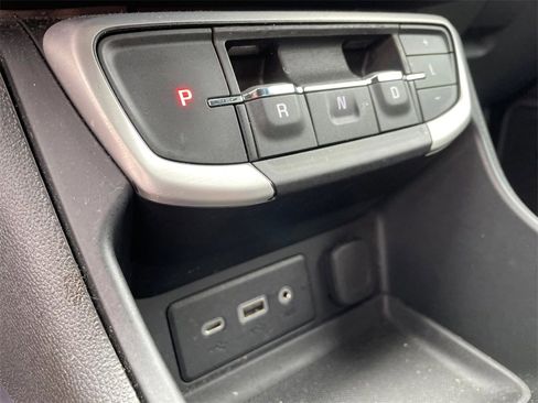 Used 2023 GMC Terrain SLE w/ Driver Convenience Package image 27