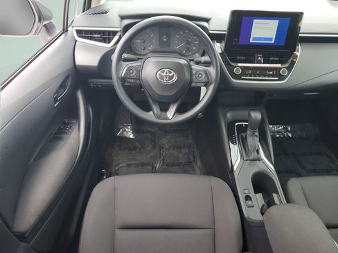 Used 2025 Toyota Corolla LE FWD image 11