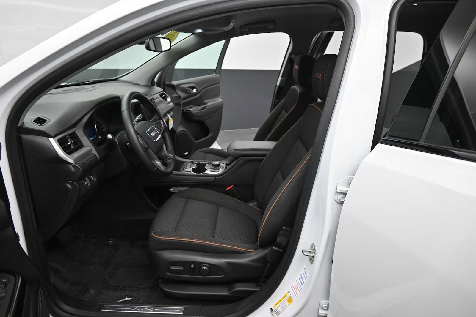 Used 2023 GMC Acadia AT4 AWD/4WD image 16