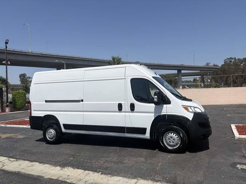 Used 2025 RAM ProMaster 3500 w/ Convenience Group image 28
