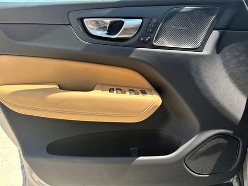 Certified 2022 Volvo XC60 B6 Inscription w/ Advanced Package AWD/4WD image 17