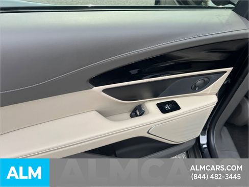 Used 2024 Lincoln Nautilus Premier w/ Equipment Group 102A image 28