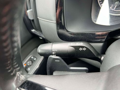 Used 2023 Nissan Pathfinder SV AWD/4WD image 49