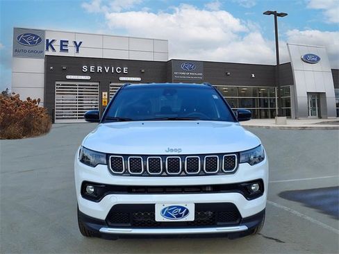 Used 2024 Jeep Compass Limited image 2