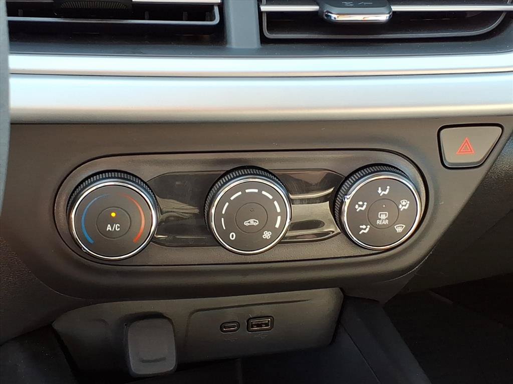 Used 2026 Chevrolet Trax LS w/ Driver Confidence Package FWD image 29