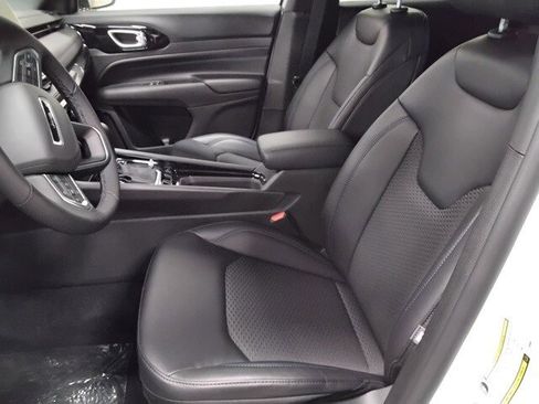 New 2026 Jeep Compass Latitude image 12