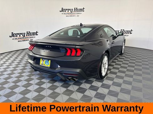 Used 2024 Ford Mustang GT Premium image 8