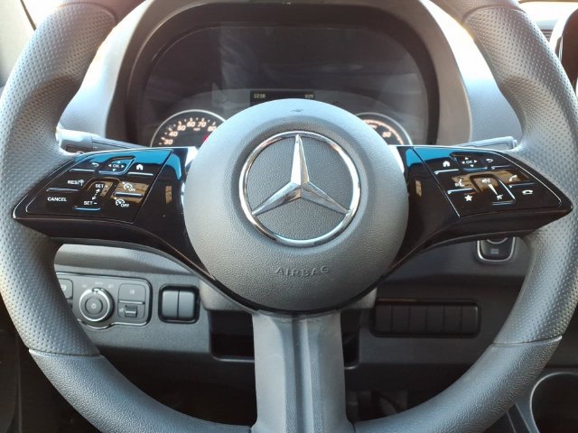 New 2025 Mercedes-Benz eSprinter 170 Cargo image 9