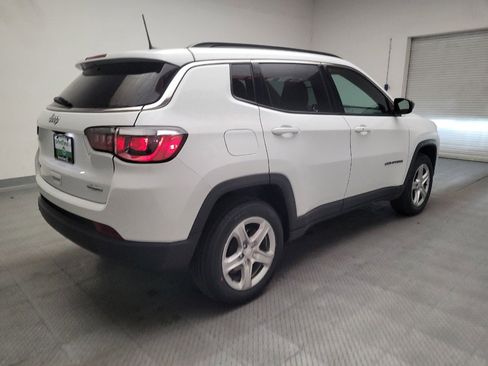 Used 2024 Jeep Compass Latitude w/ Sun and Sound Group AWD/4WD image 9