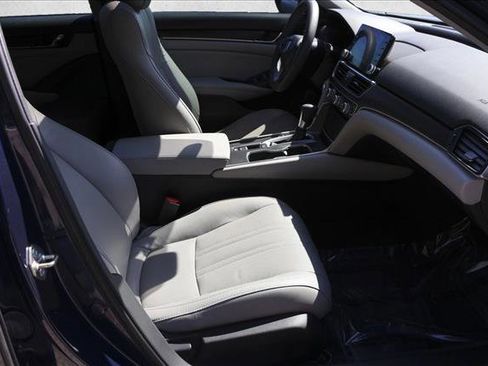 Used 2018 Honda Accord EX image 28