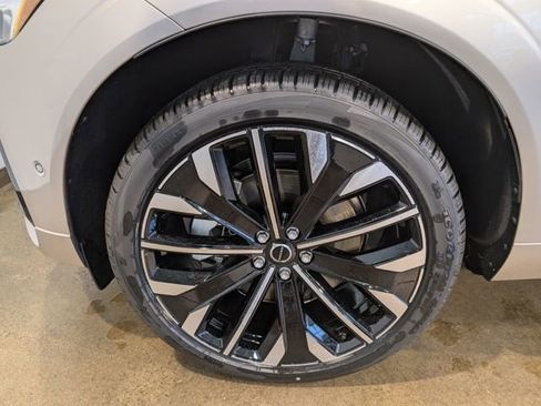 New 2026 Volvo XC60 B5 Ultra w/ Climate Package image 22